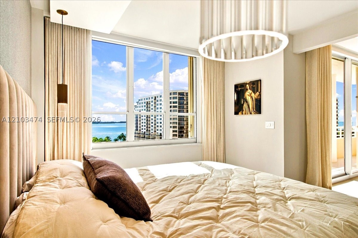 888 Brickell Key Dr #1005, Miami FL 33131