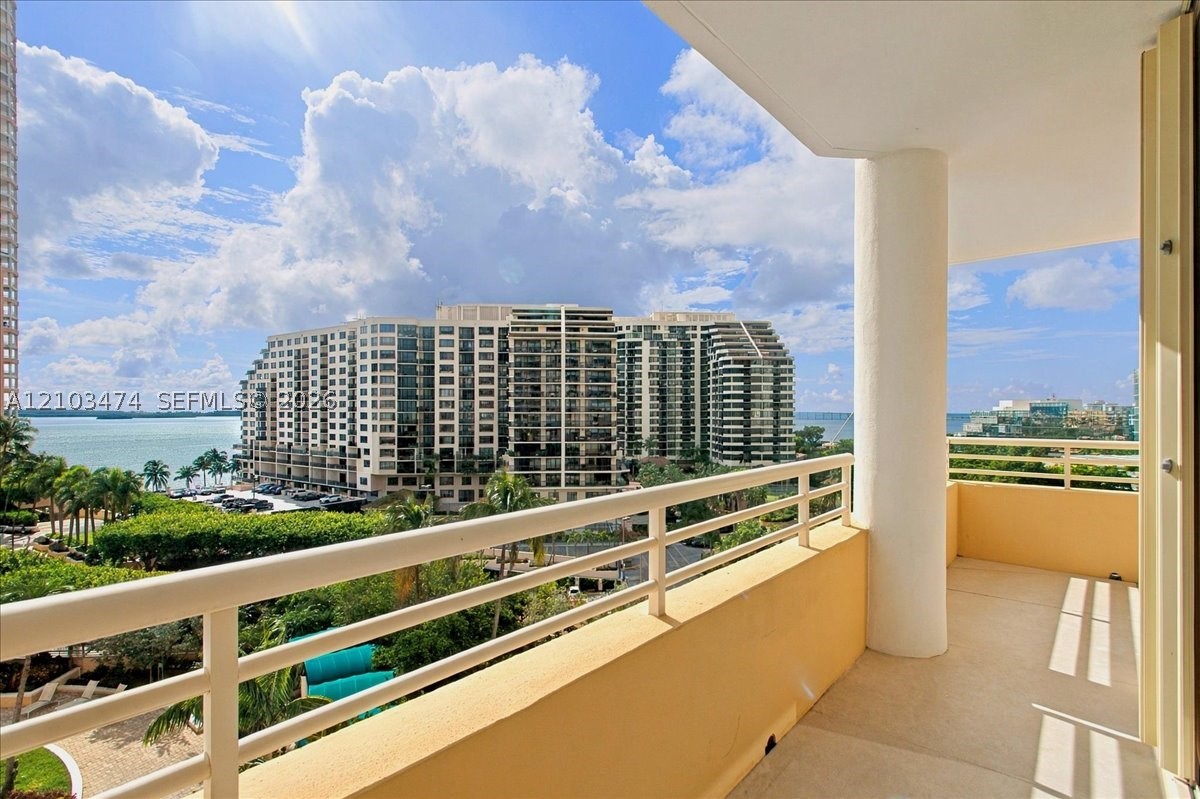 888 Brickell Key Dr #1005, Miami FL 33131