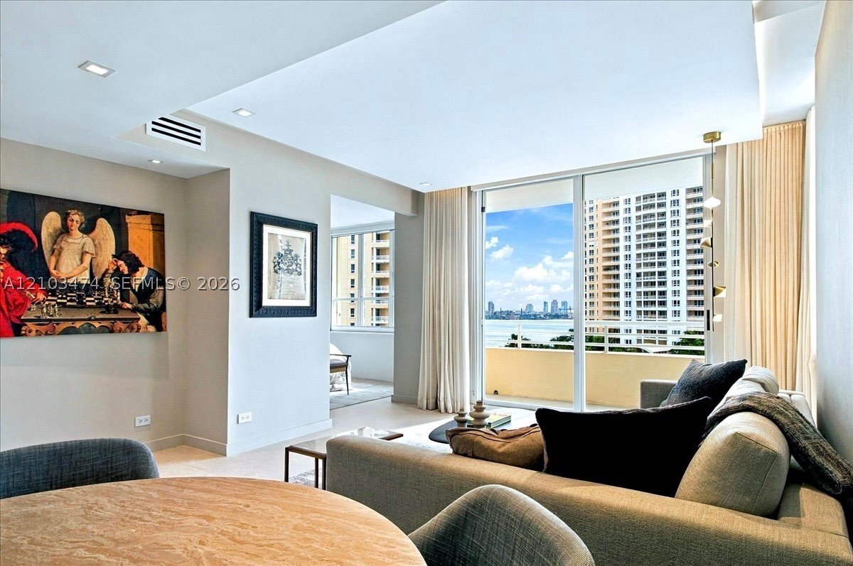 888 Brickell Key Dr #1005, Miami FL 33131
