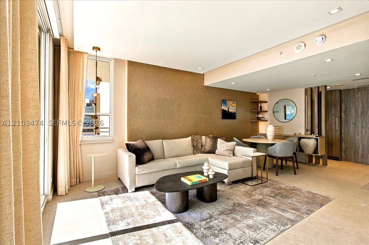 888 Brickell Key Dr #1005, Miami FL 33131
