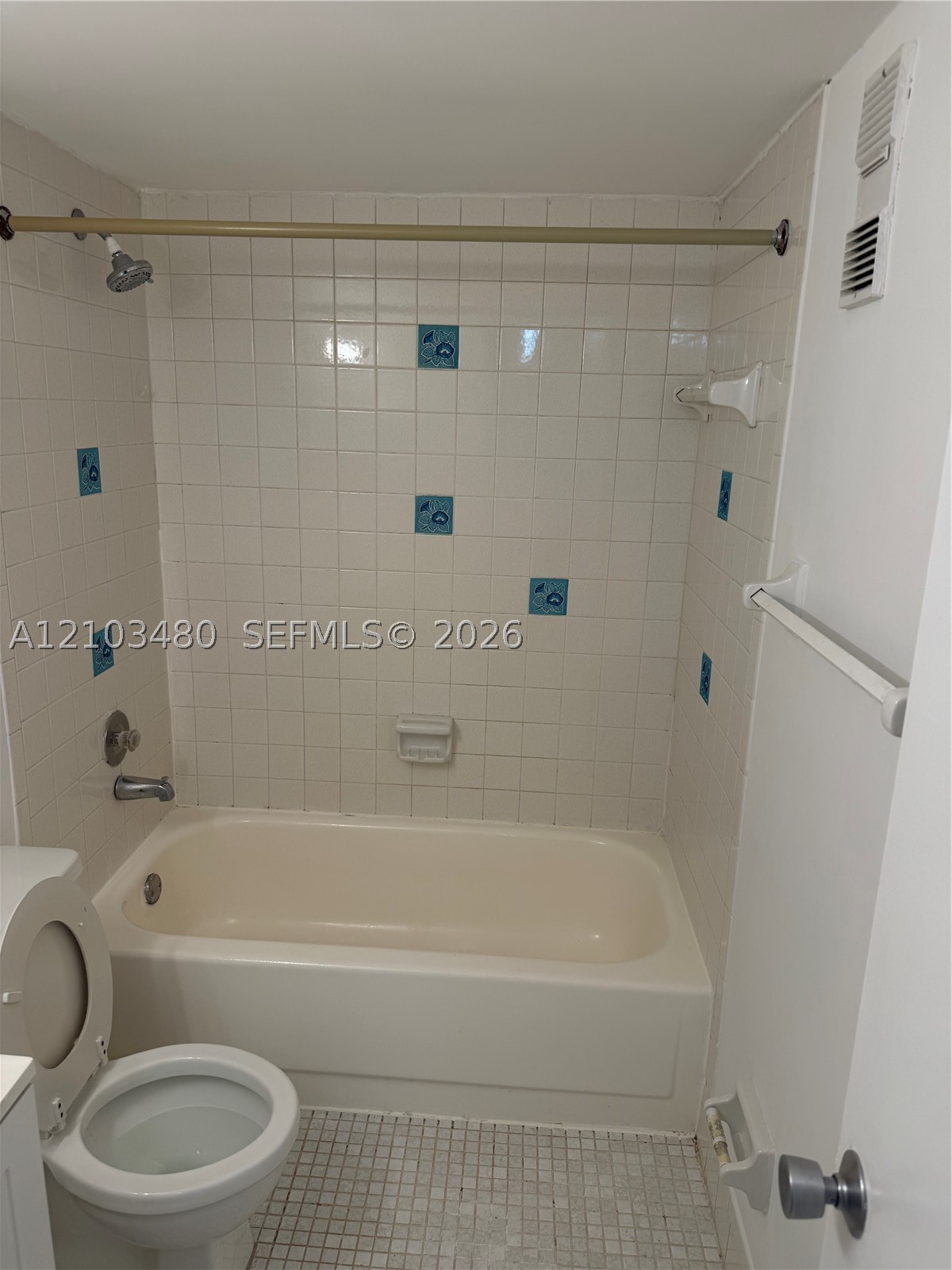 5055 NW 7th St #604, Miami FL 33126