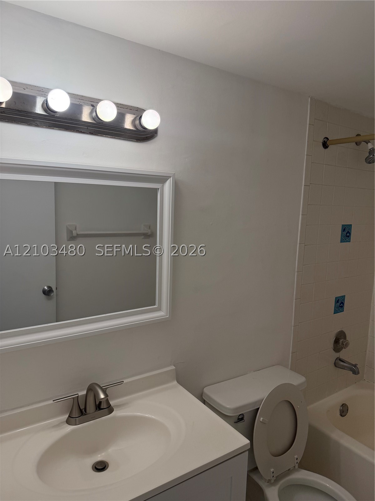 5055 NW 7th St #604, Miami FL 33126