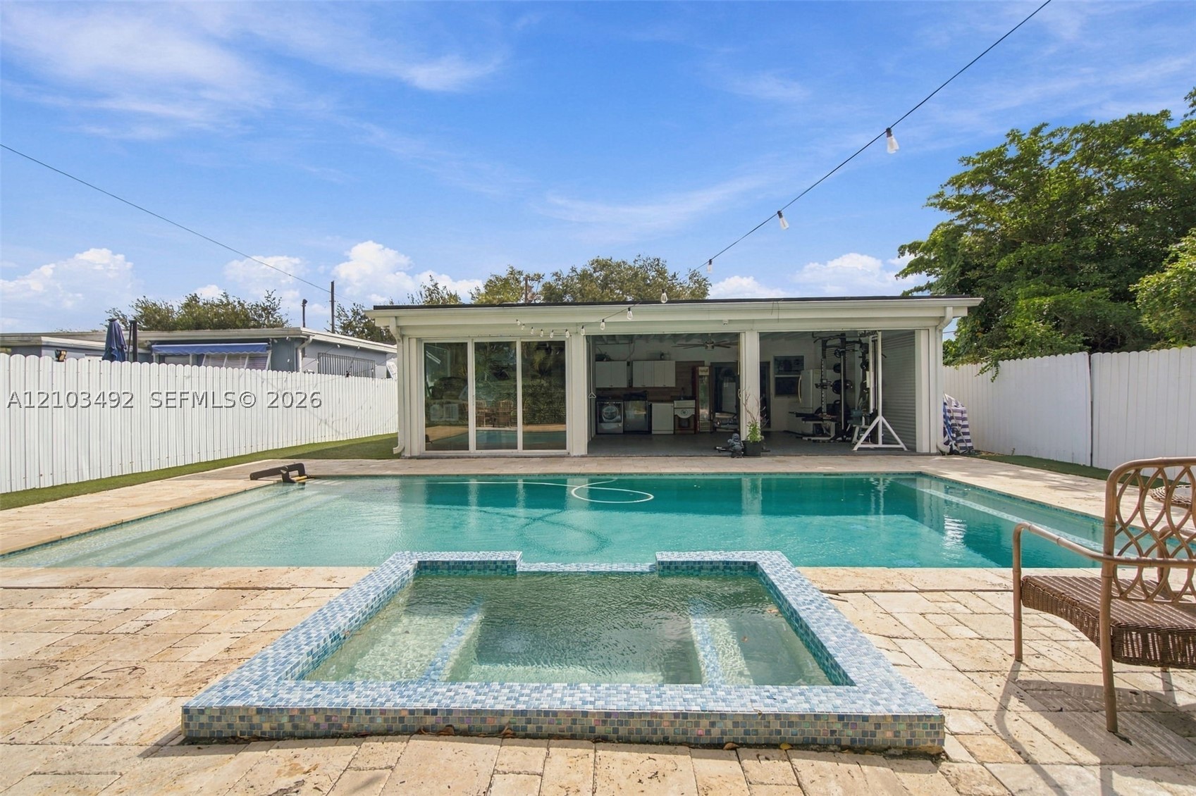 208 Iroquois St, Miami Springs FL 33166