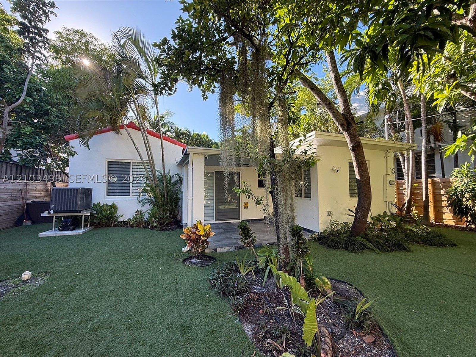 719 Lenox Ave, Miami Beach FL 33139