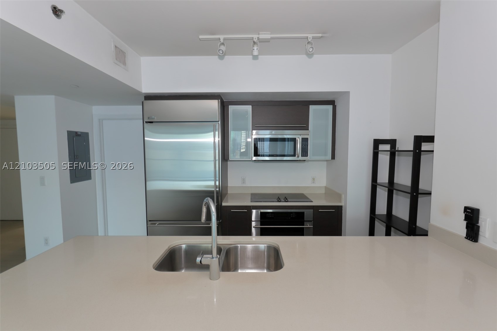 500 Brickell Ave #1607, Miami FL 33131