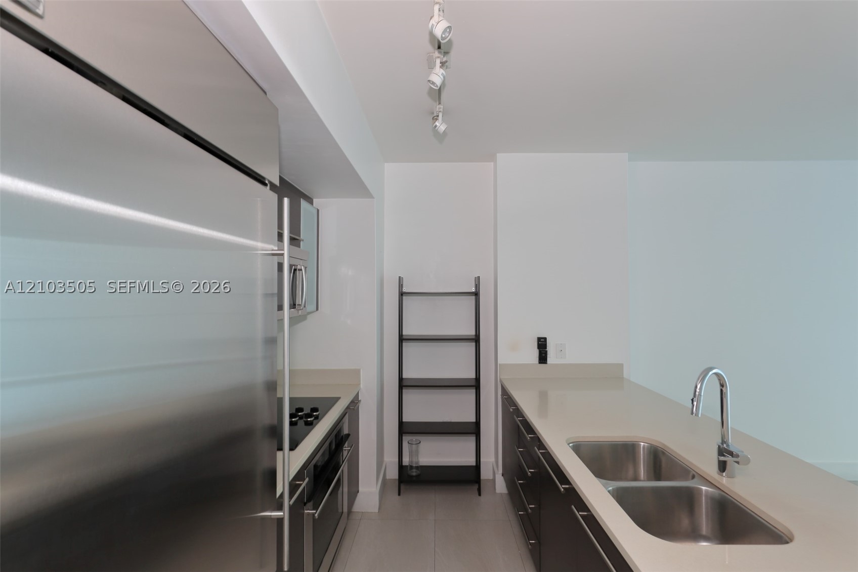 500 Brickell Ave #1607, Miami FL 33131