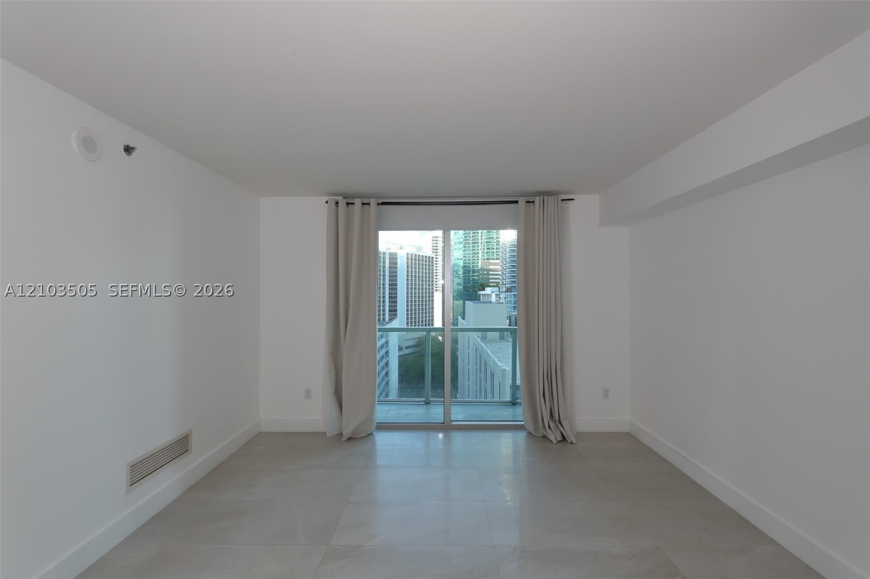 500 Brickell Ave #1607, Miami FL 33131