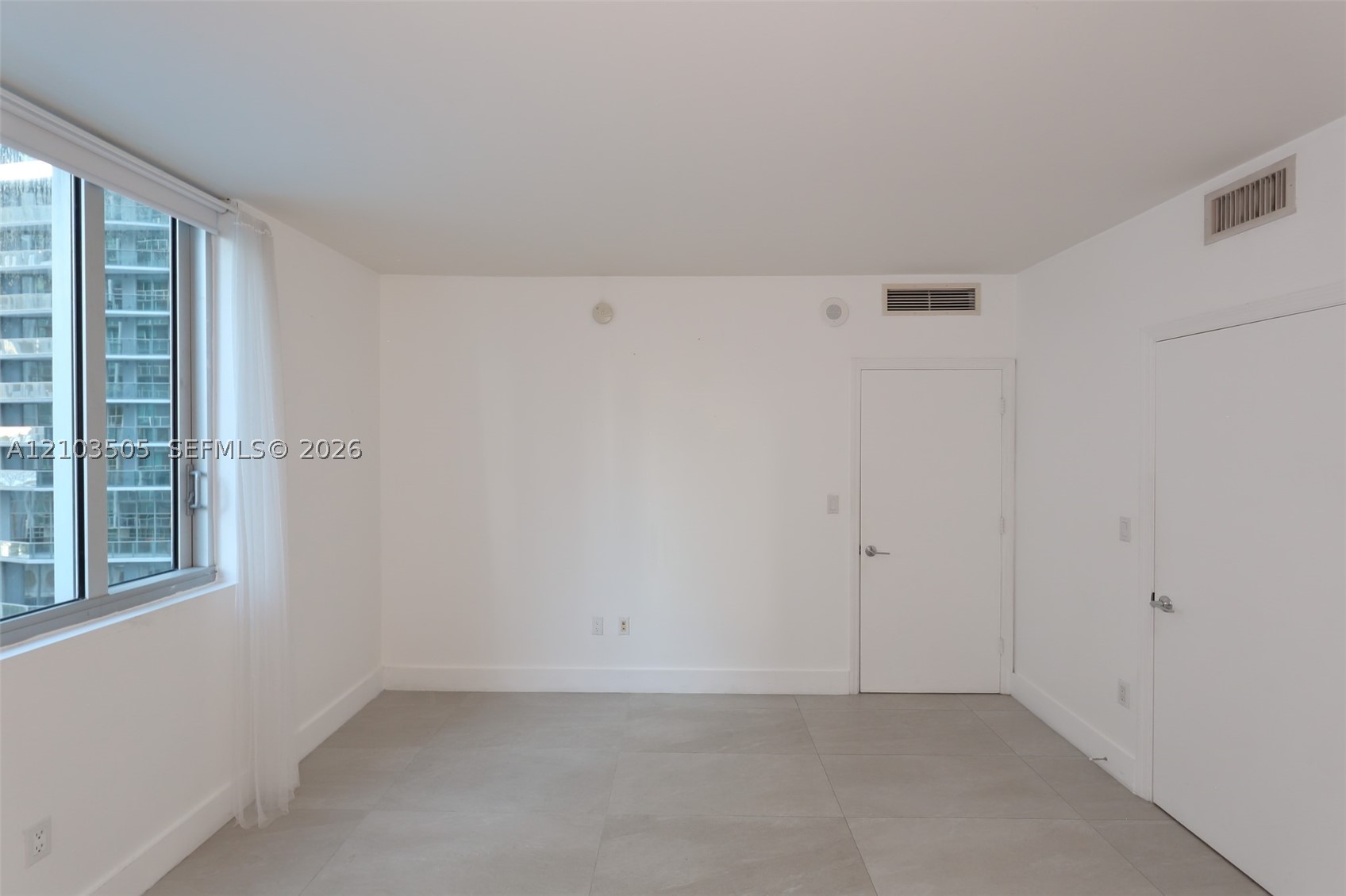500 Brickell Ave #1607, Miami FL 33131