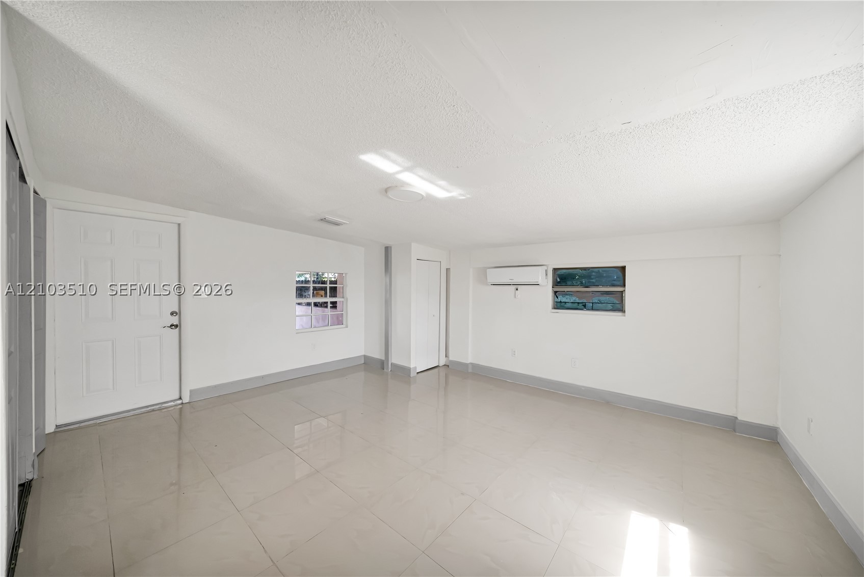 3694 NW 19th St, Miami FL 33125