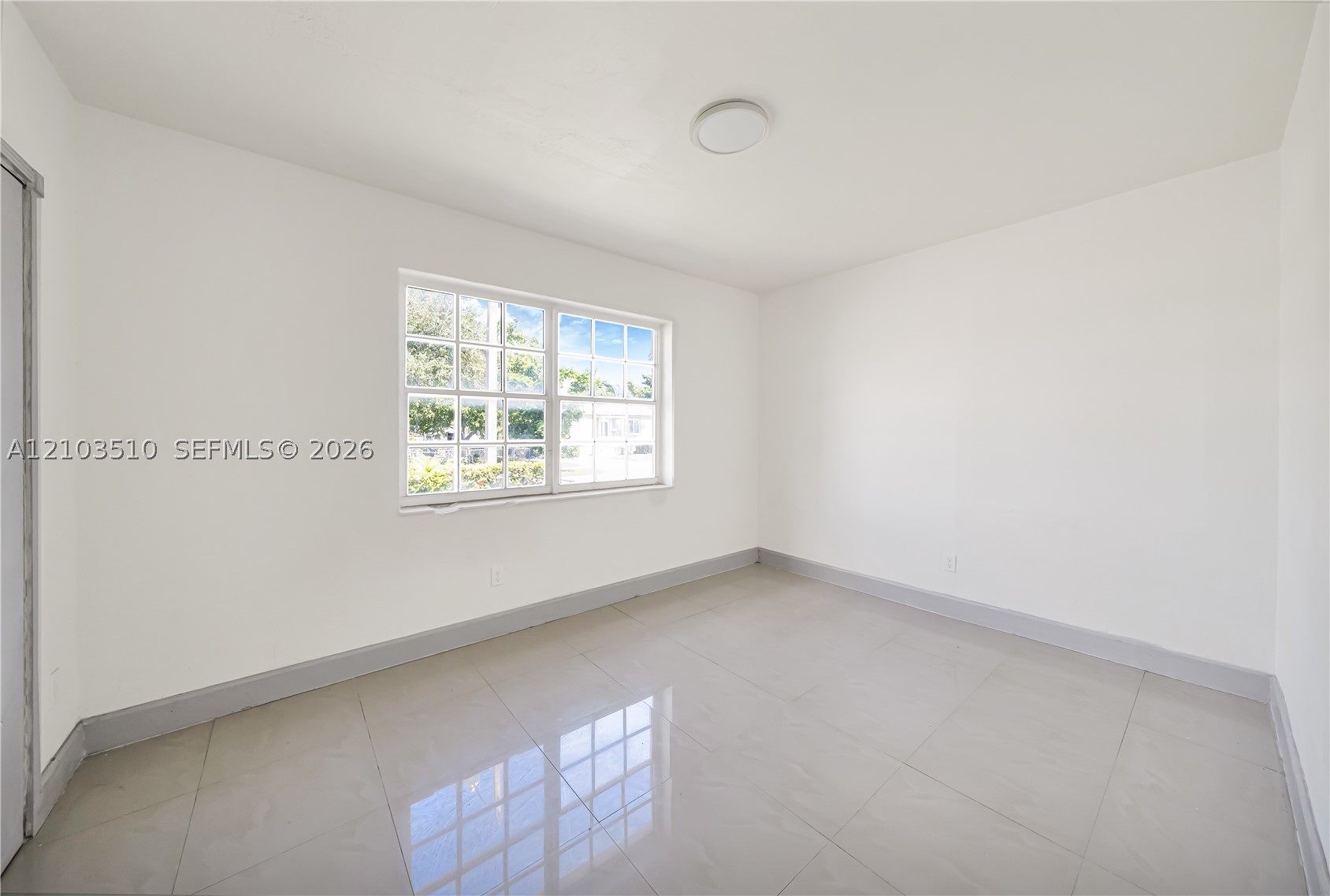 3694 NW 19th St, Miami FL 33125