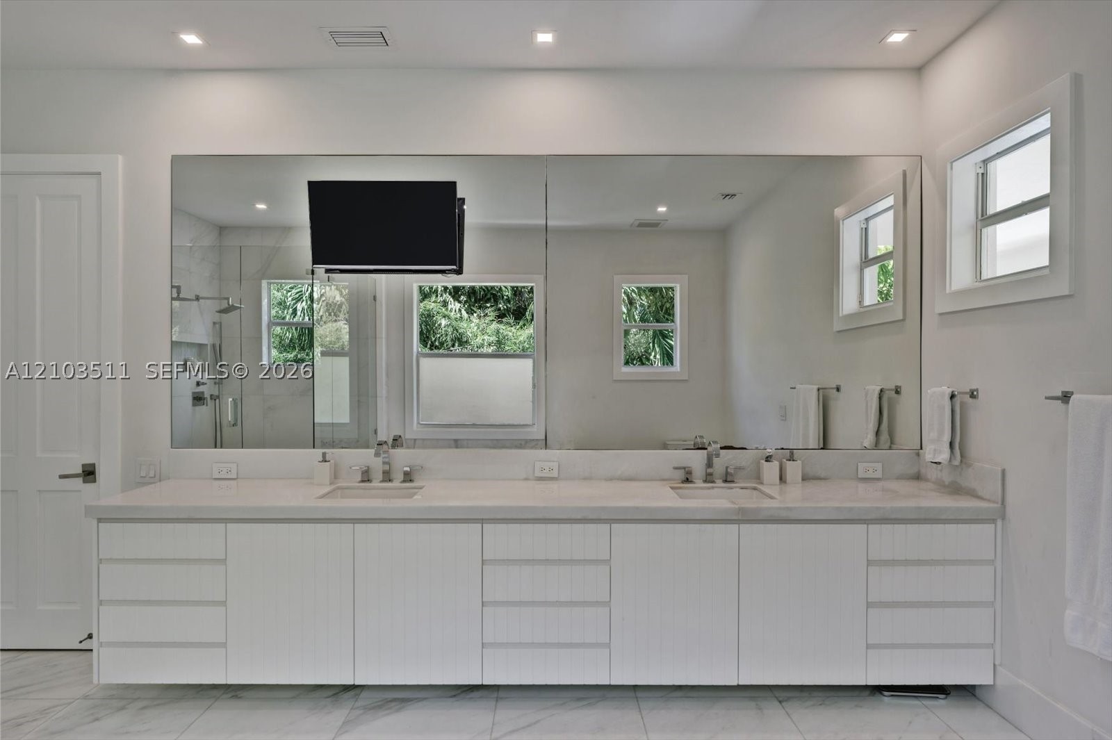 119 Paloma Dr, Coral Gables FL 33143