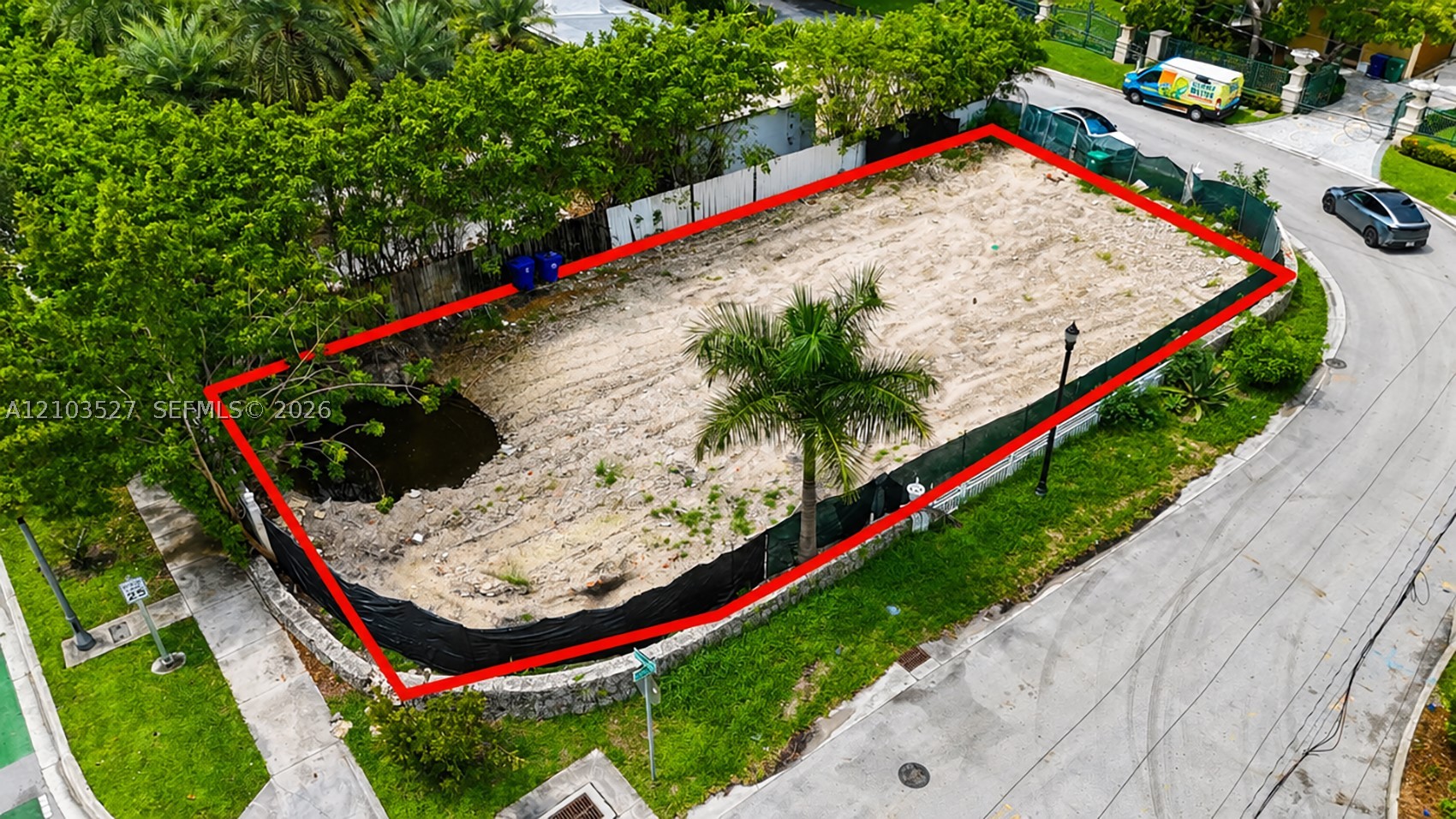 920 N Venetian Dr, Miami FL 33139