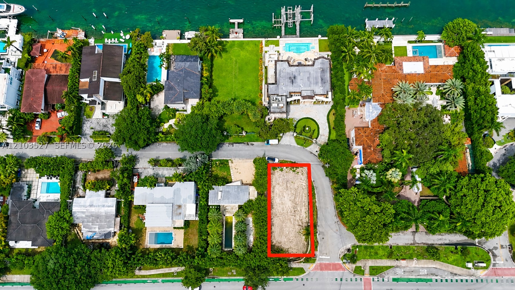 920 N Venetian Dr, Miami FL 33139