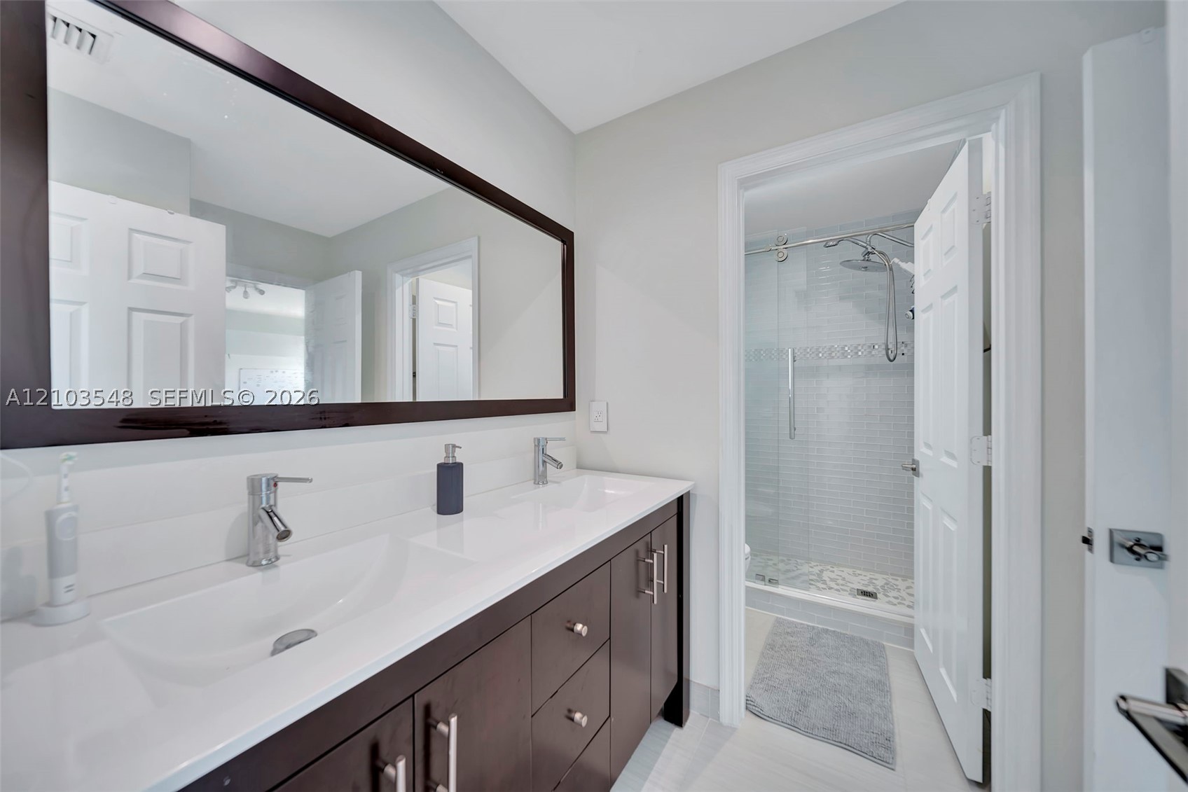4424 E Whitewater Ave, Weston FL 33332