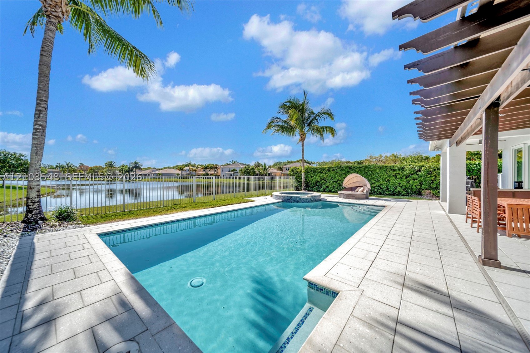 4424 E Whitewater Ave, Weston FL 33332