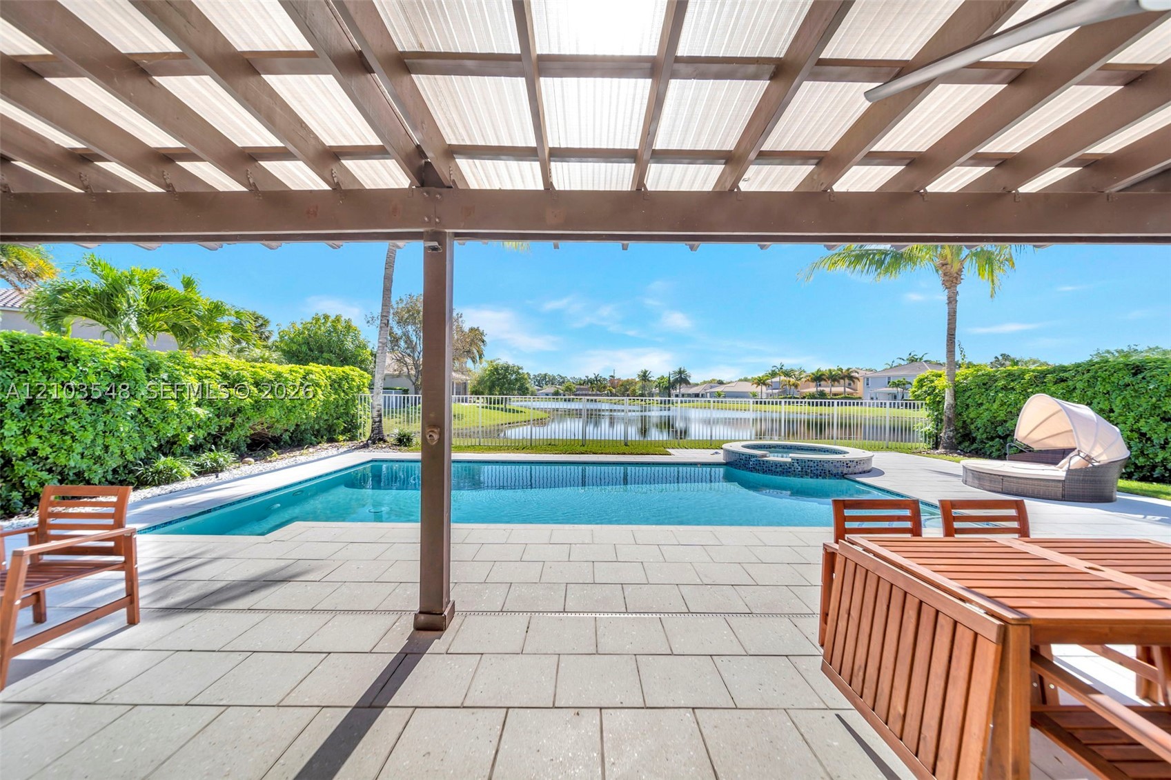 4424 E Whitewater Ave, Weston FL 33332