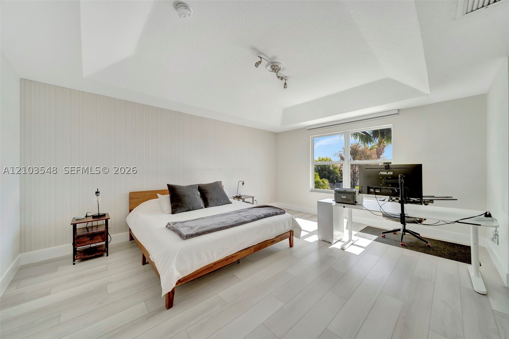 4424 E Whitewater Ave, Weston FL 33332