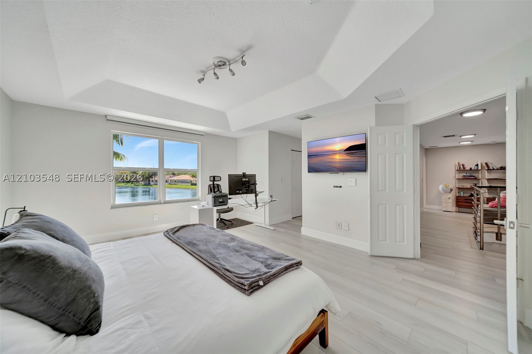 4424 E Whitewater Ave, Weston FL 33332