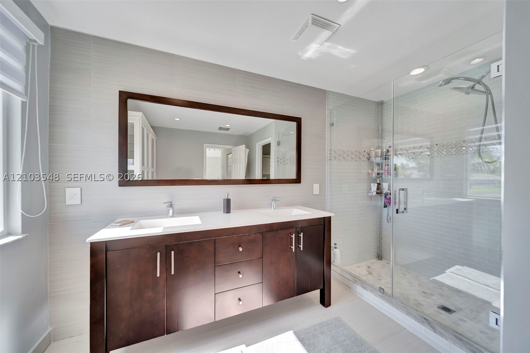 4424 E Whitewater Ave, Weston FL 33332