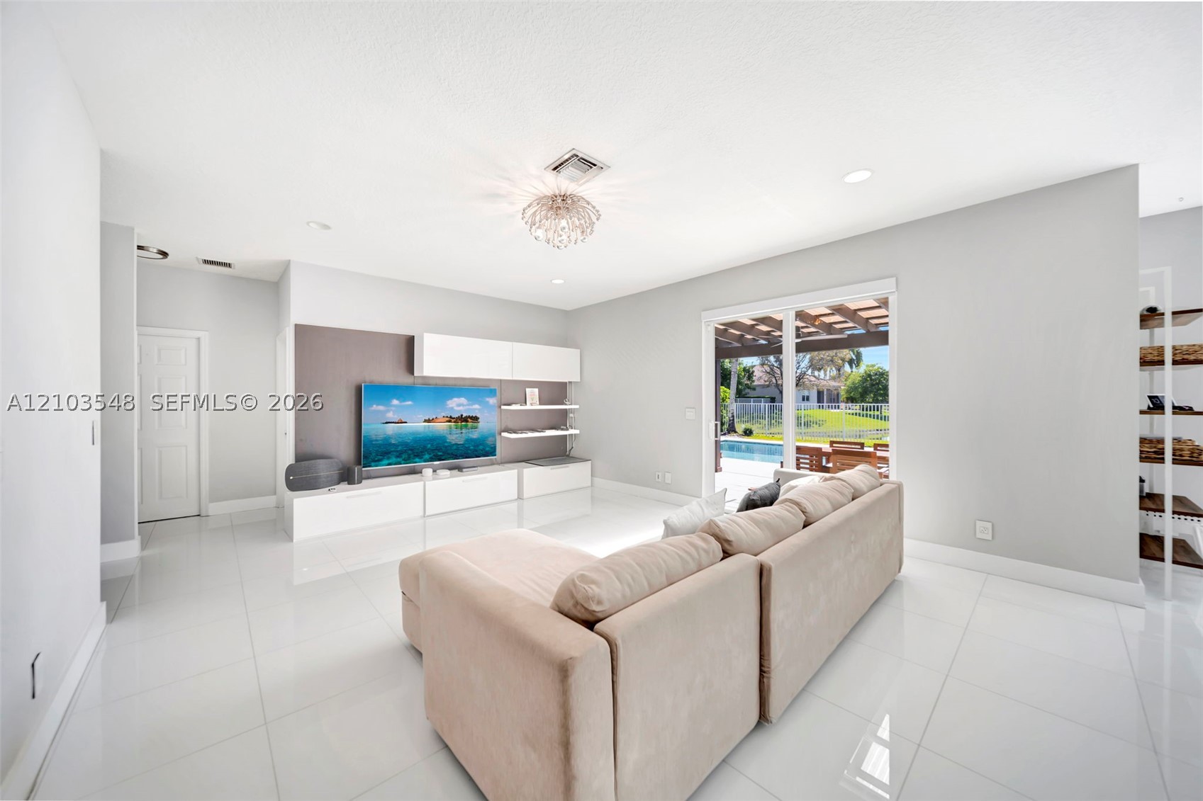 4424 E Whitewater Ave, Weston FL 33332