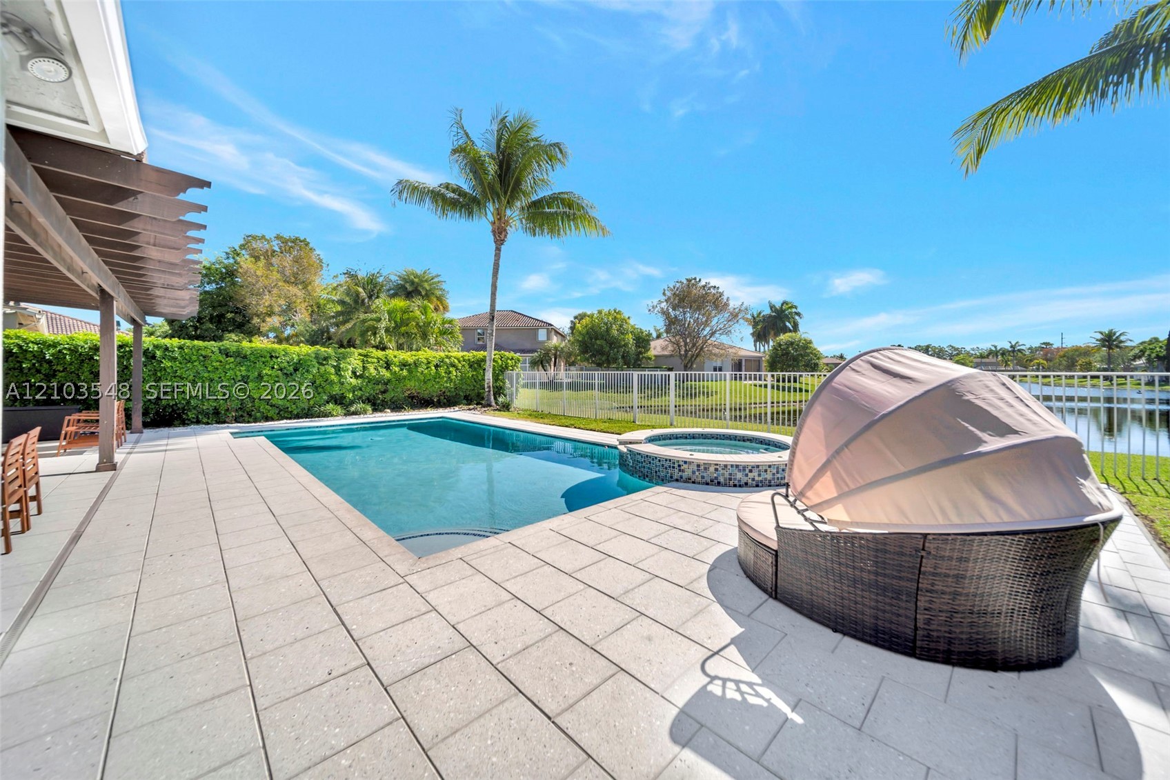 4424 E Whitewater Ave, Weston FL 33332