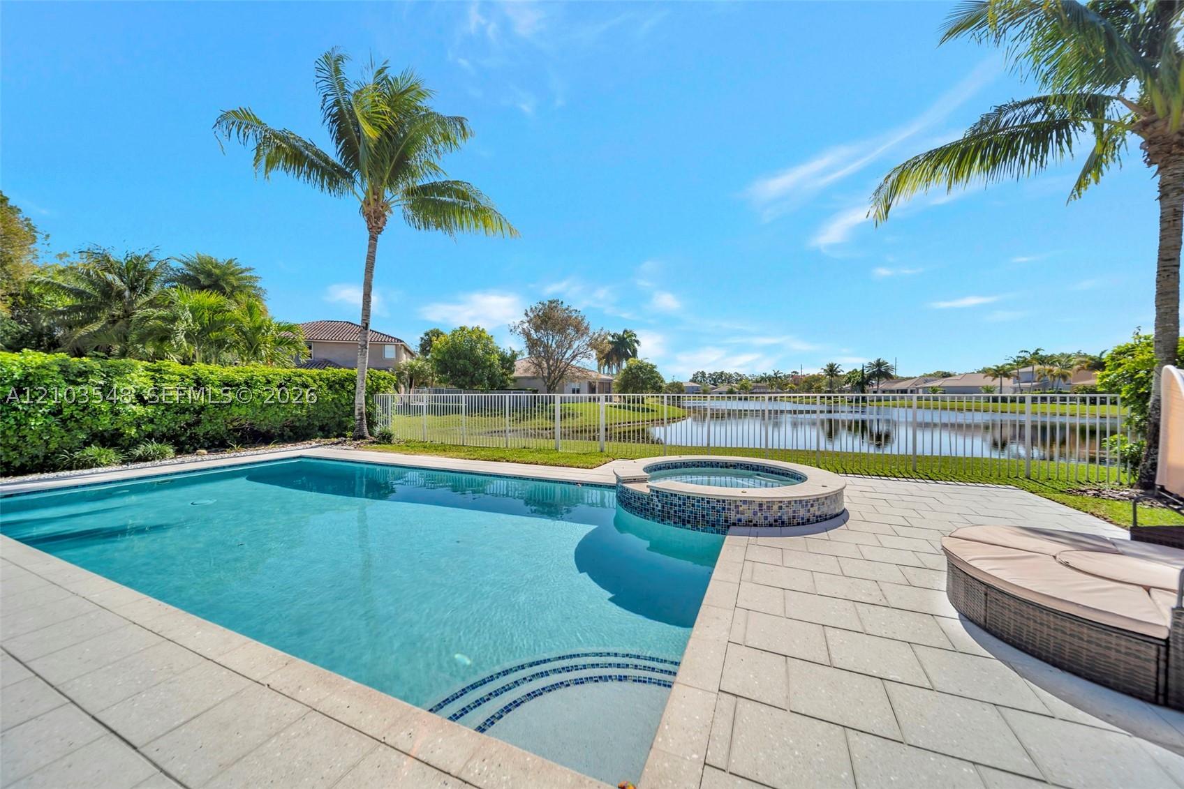 4424 E Whitewater Ave, Weston FL 33332