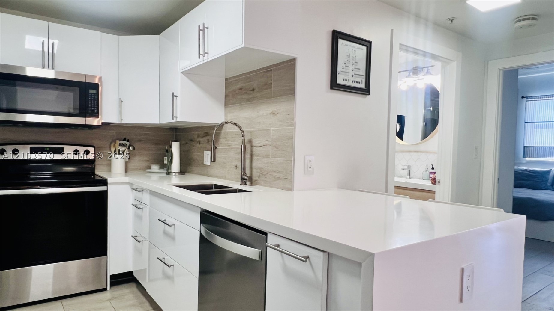185 SE 14th Ter #2007, Miami FL 33131