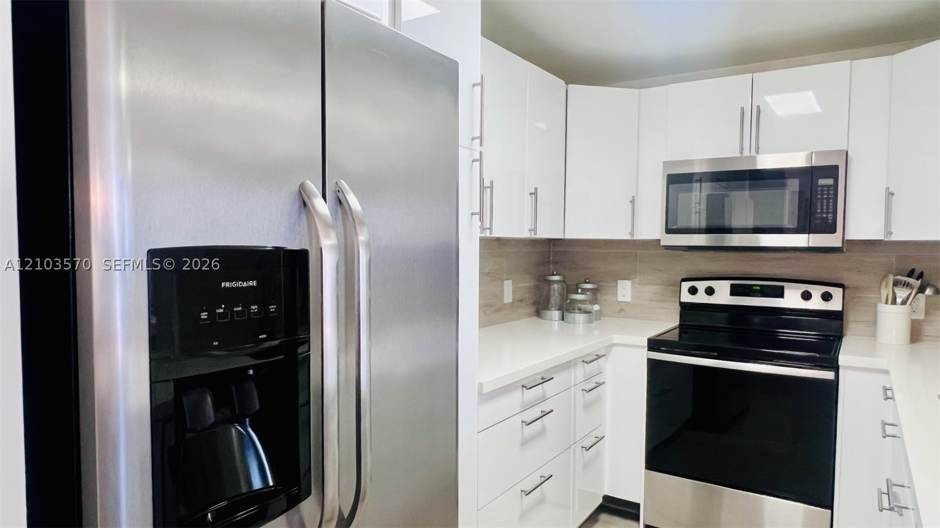 185 SE 14th Ter #2007, Miami FL 33131