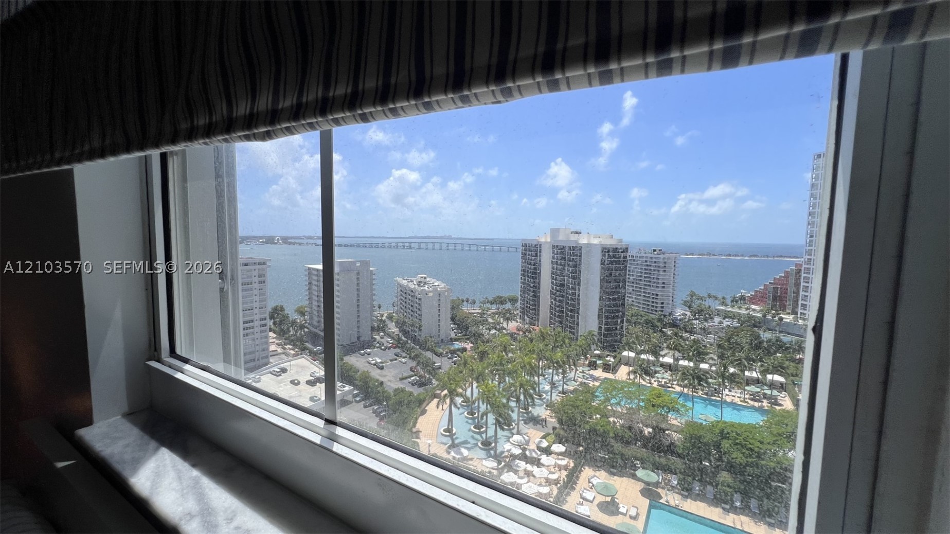 185 SE 14th Ter #2007, Miami FL 33131