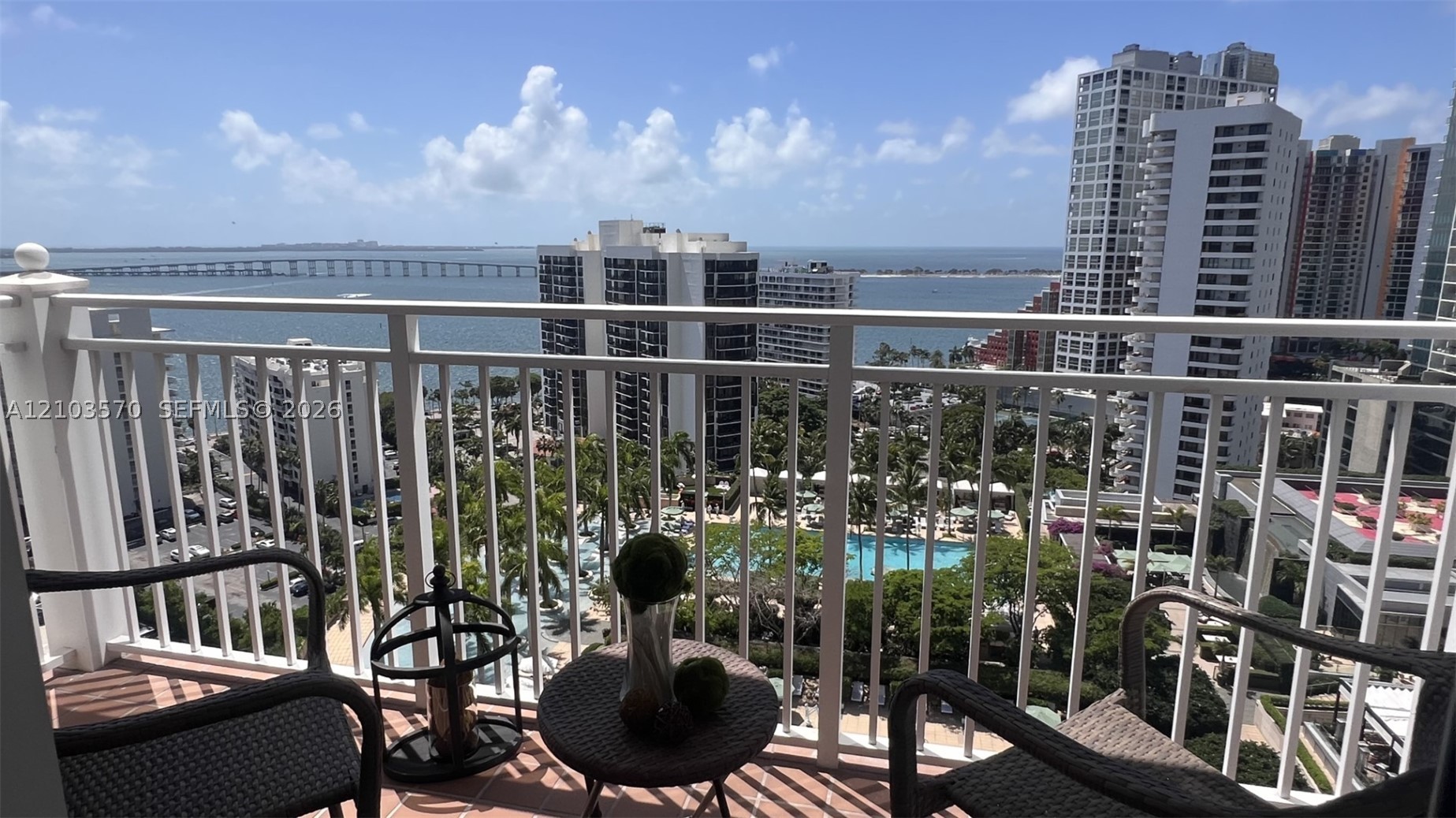 185 SE 14th Ter #2007, Miami FL 33131