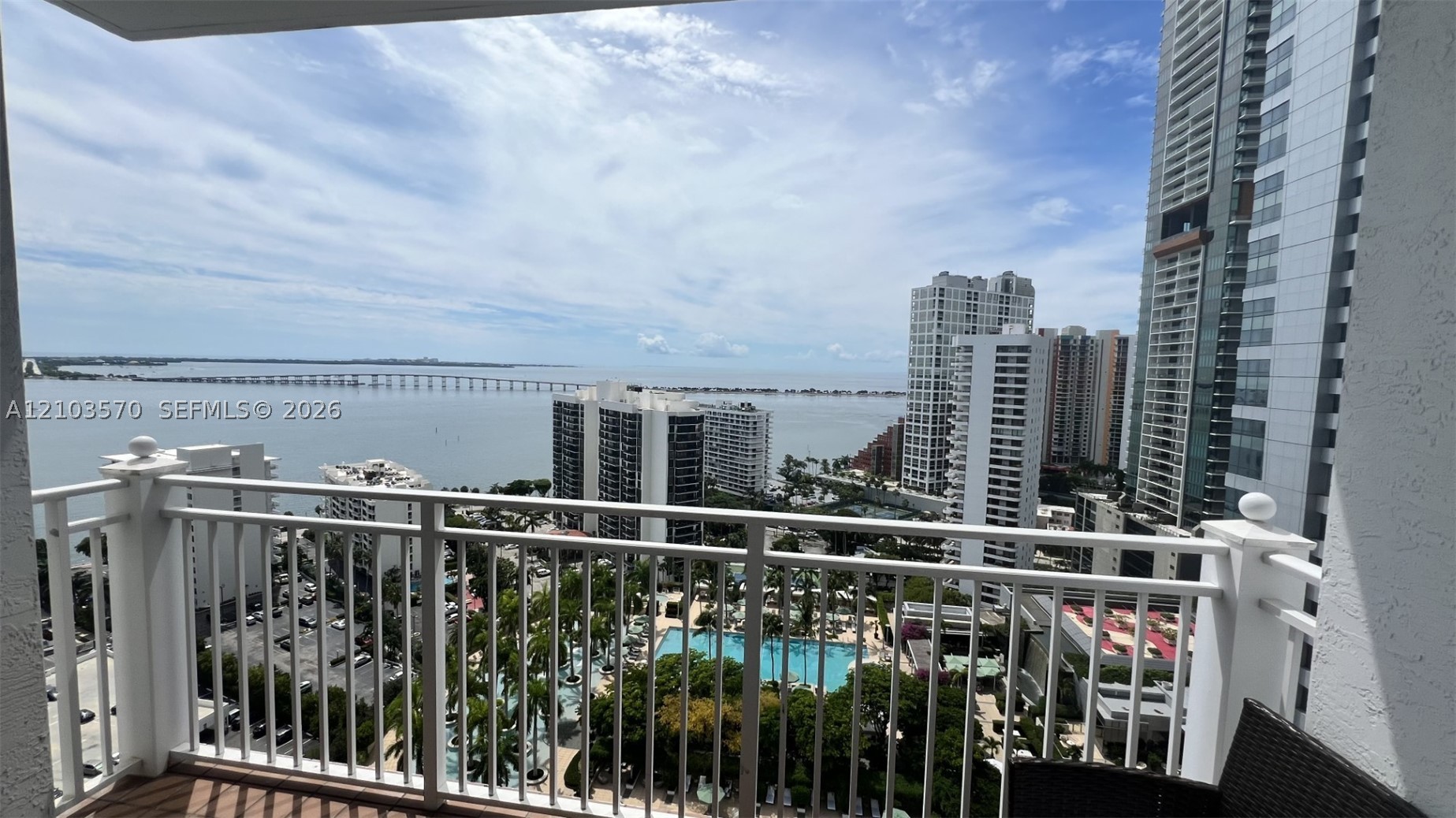185 SE 14th Ter #2007, Miami FL 33131