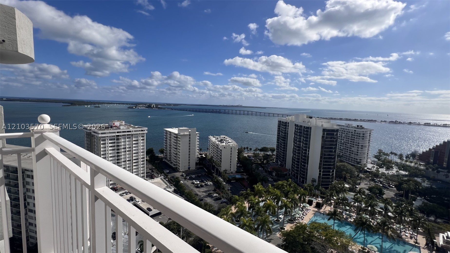 185 SE 14th Ter #2007, Miami FL 33131