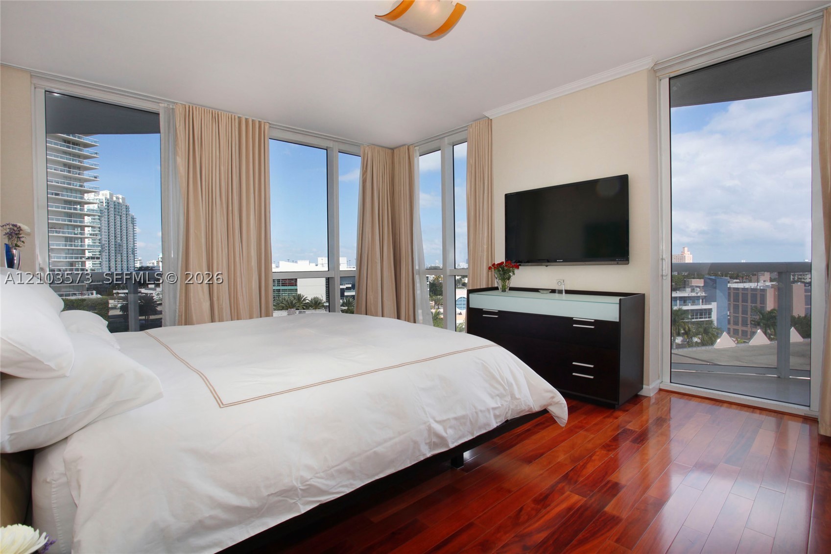 400 Alton Rd #811, Miami Beach FL 33139