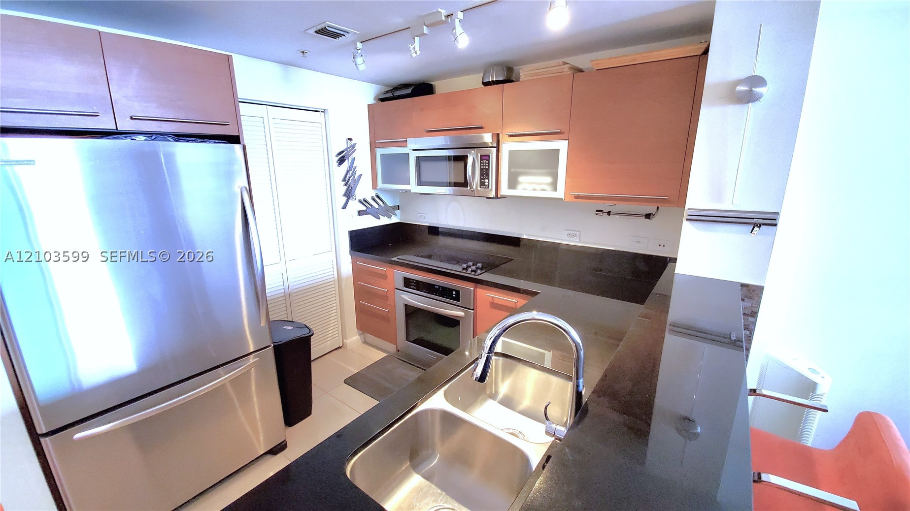253 NE 2nd St #1809, Miami FL 33132