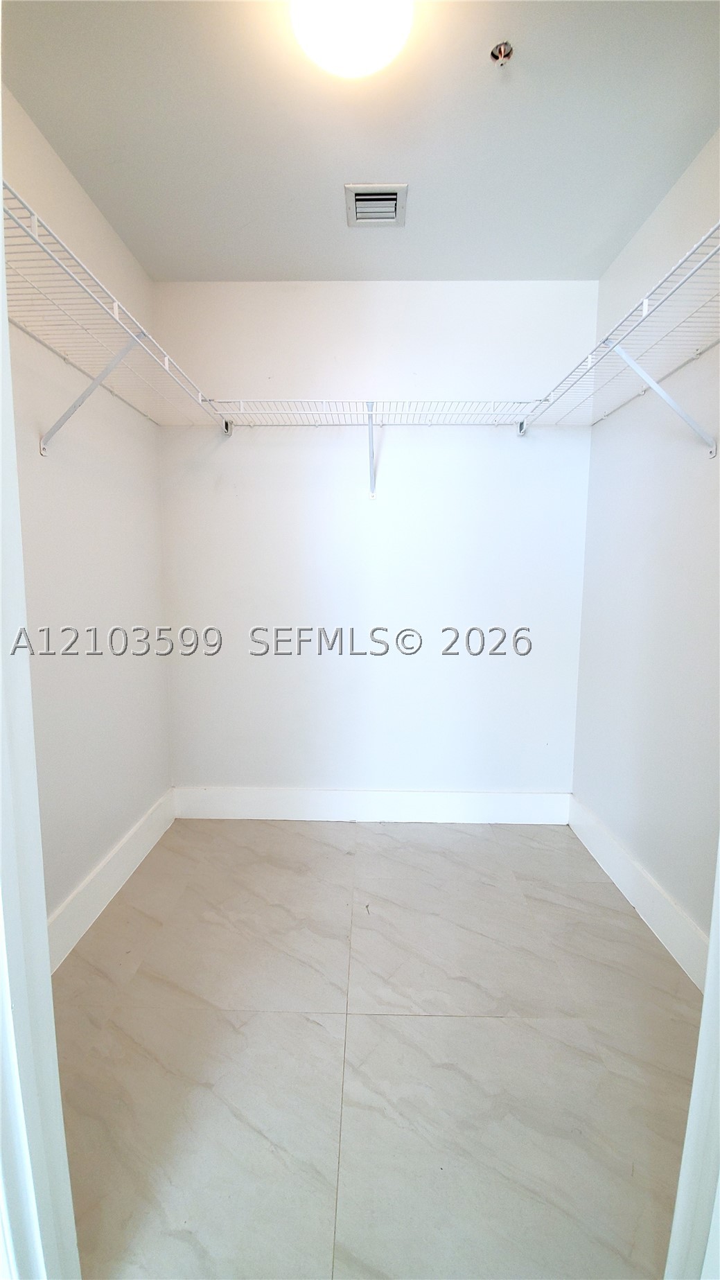 253 NE 2nd St #1809, Miami FL 33132
