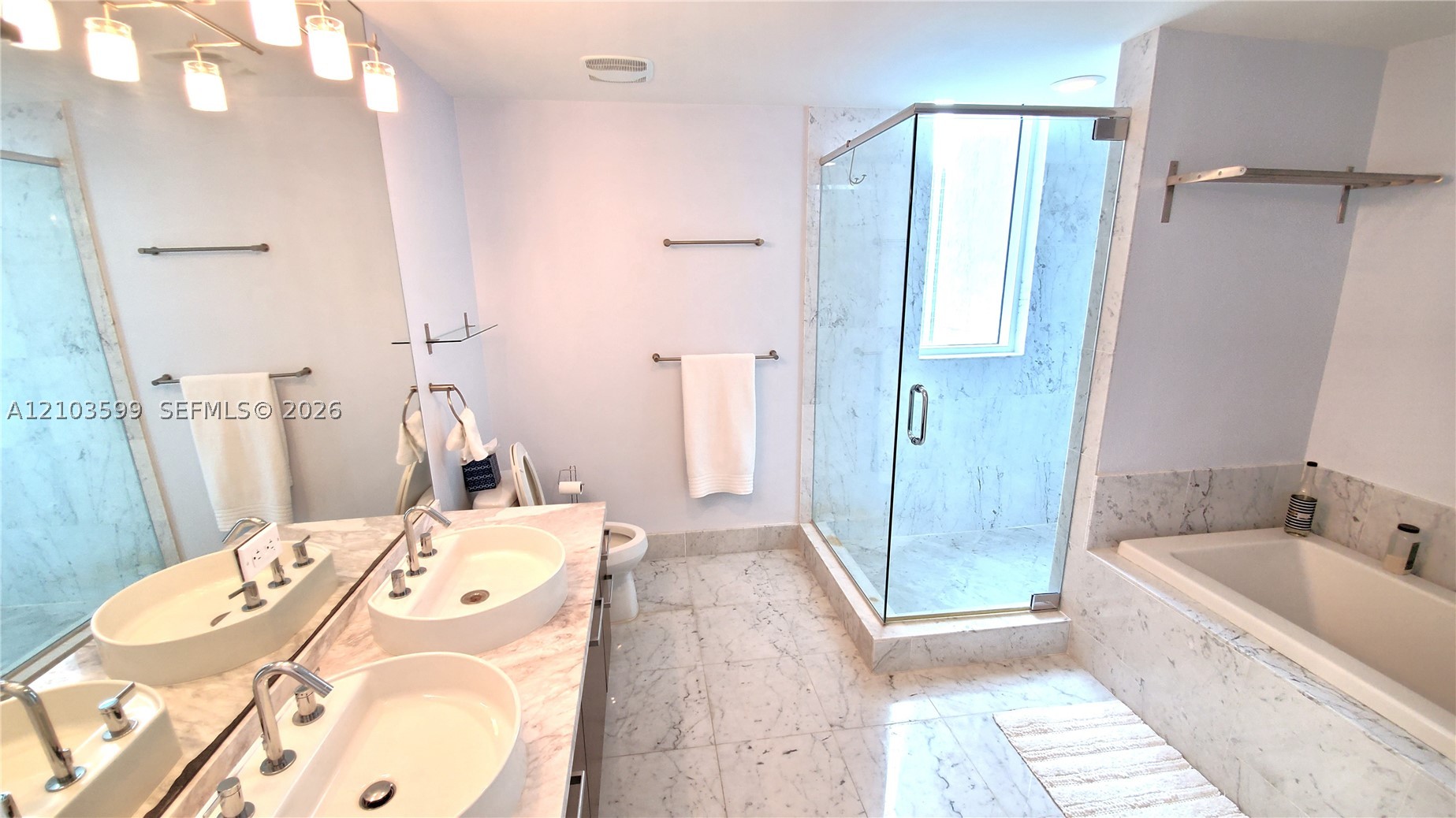 253 NE 2nd St #1809, Miami FL 33132