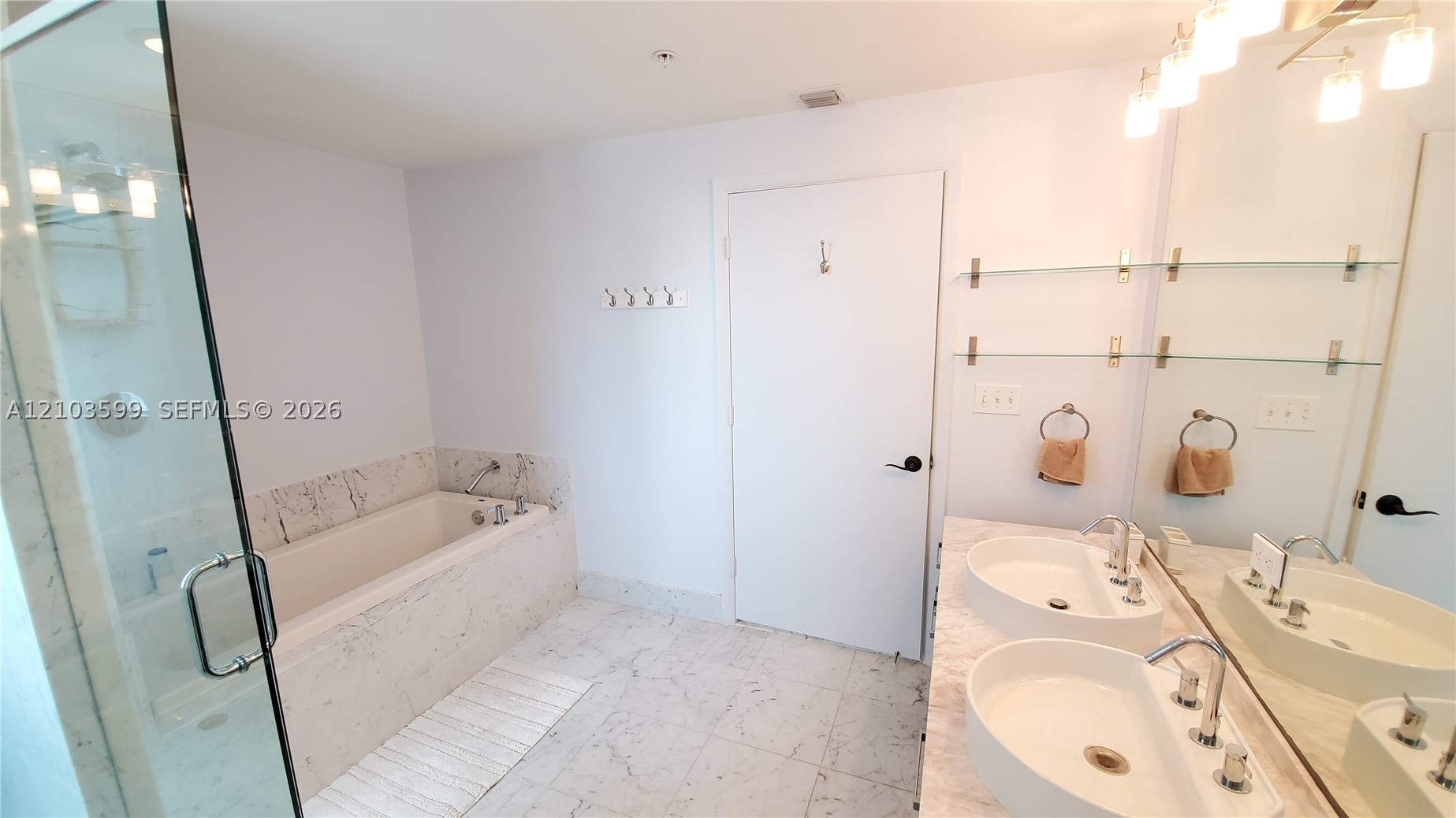 253 NE 2nd St #1809, Miami FL 33132