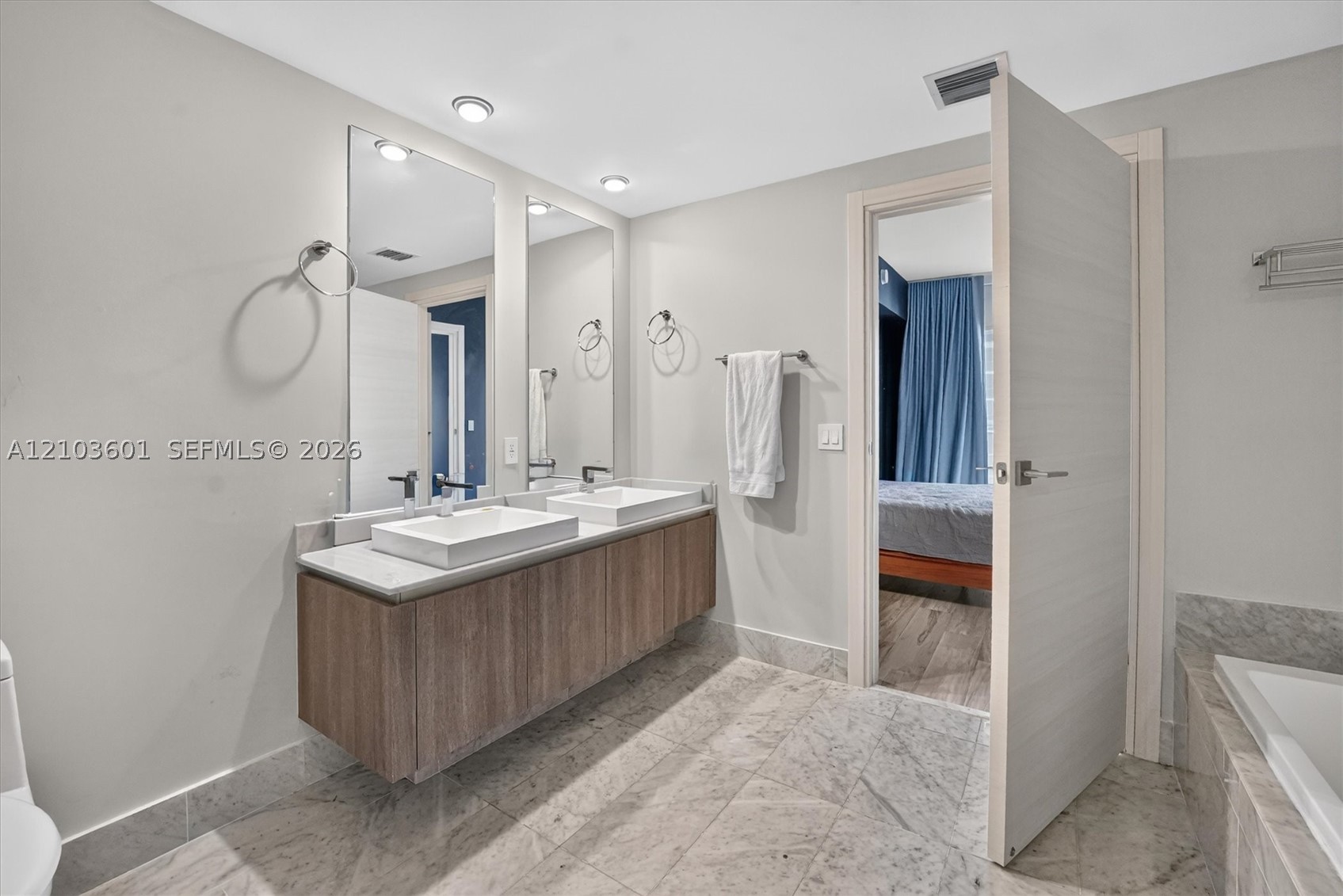 801 S Miami Ave #4106, Miami FL 33130