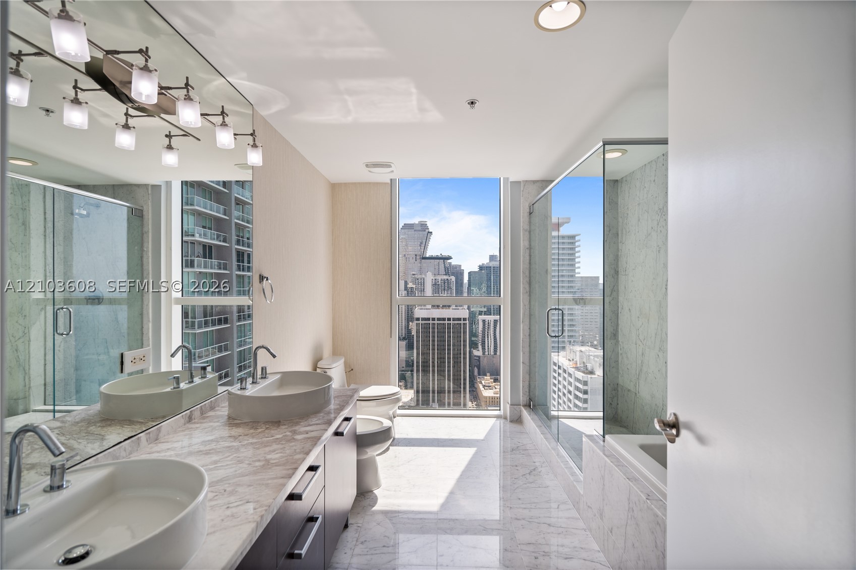 244 Biscayne Blvd #4308, Miami FL 33132