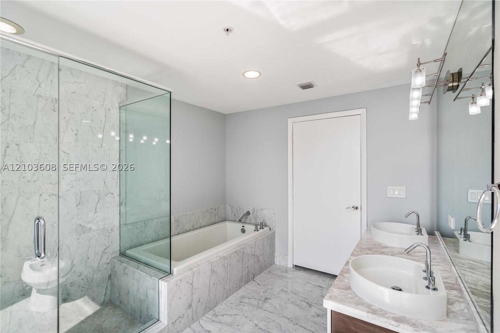 244 Biscayne Blvd #4308, Miami FL 33132
