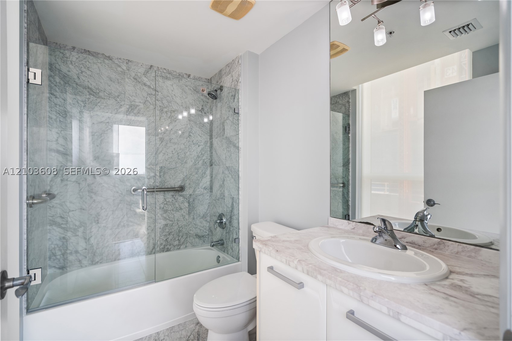 244 Biscayne Blvd #4308, Miami FL 33132