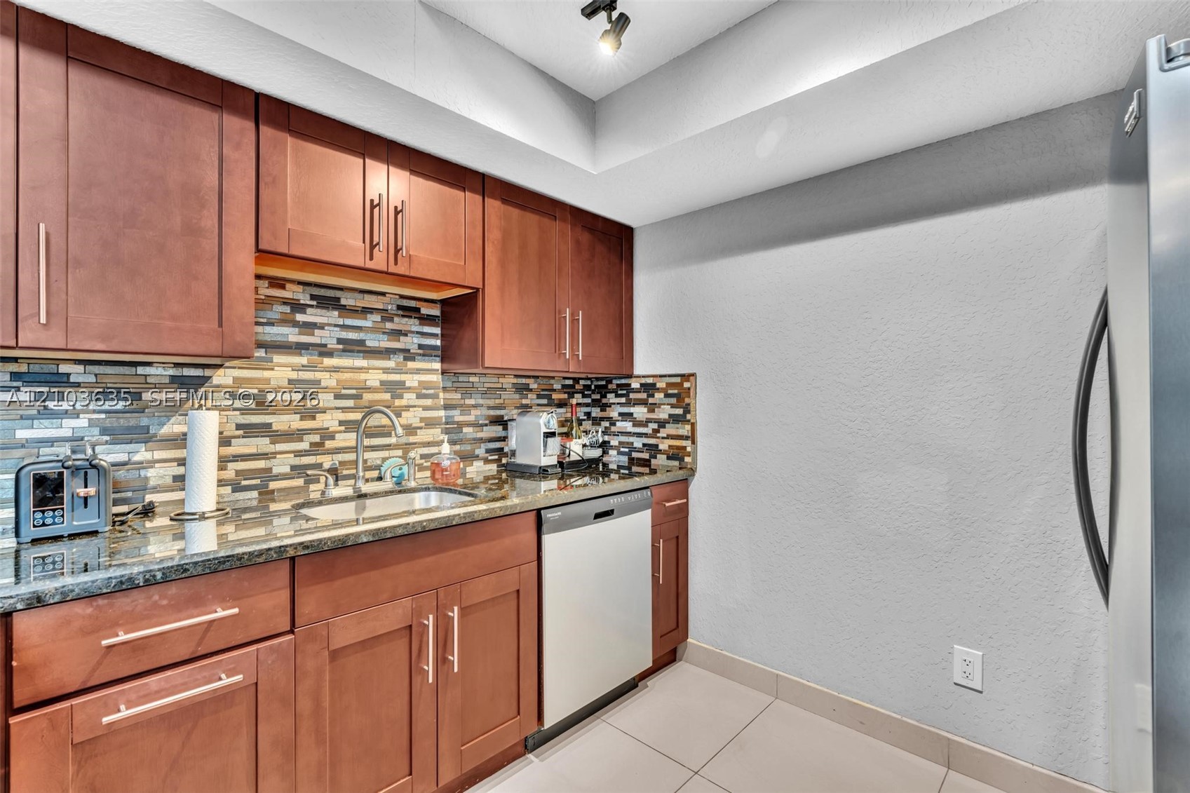 3417 NW 44th St #201, Oakland Park FL 33309