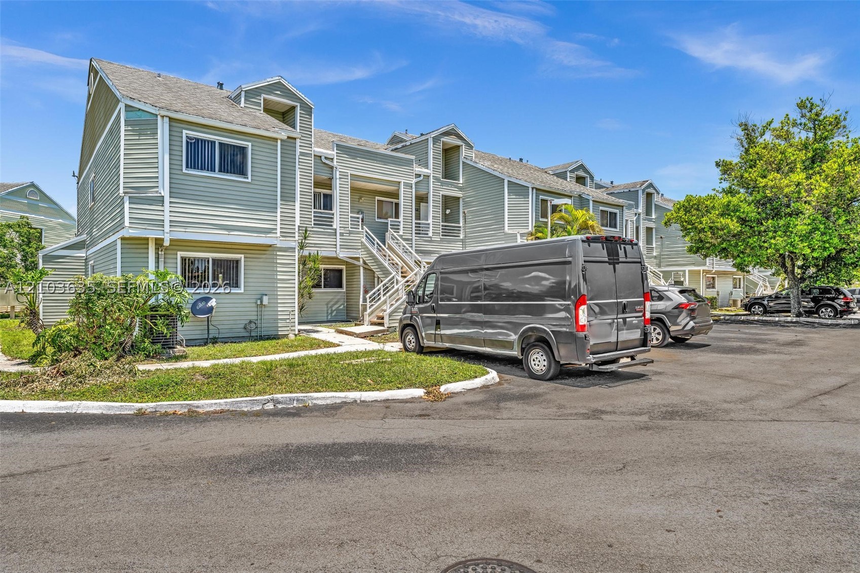 3417 NW 44th St #201, Oakland Park FL 33309