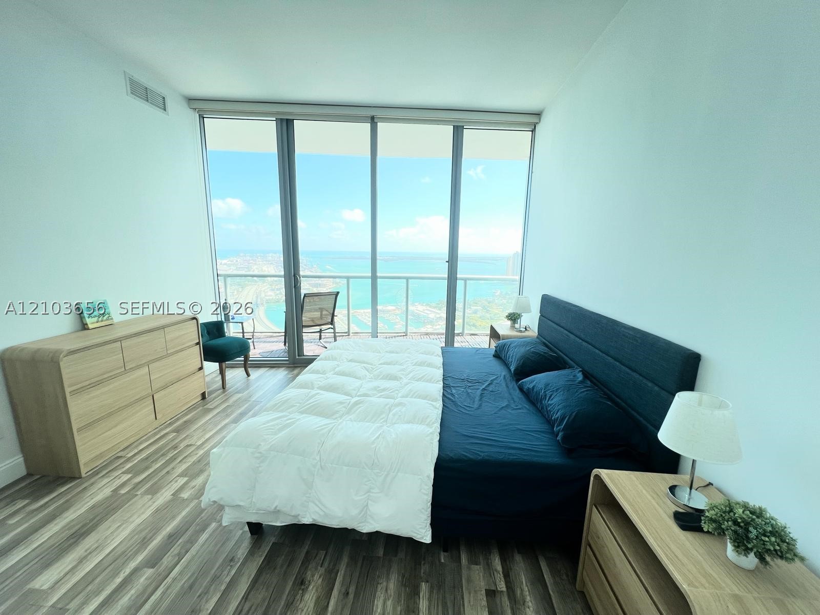 888 Biscayne Blvd #4807, Miami FL 33132