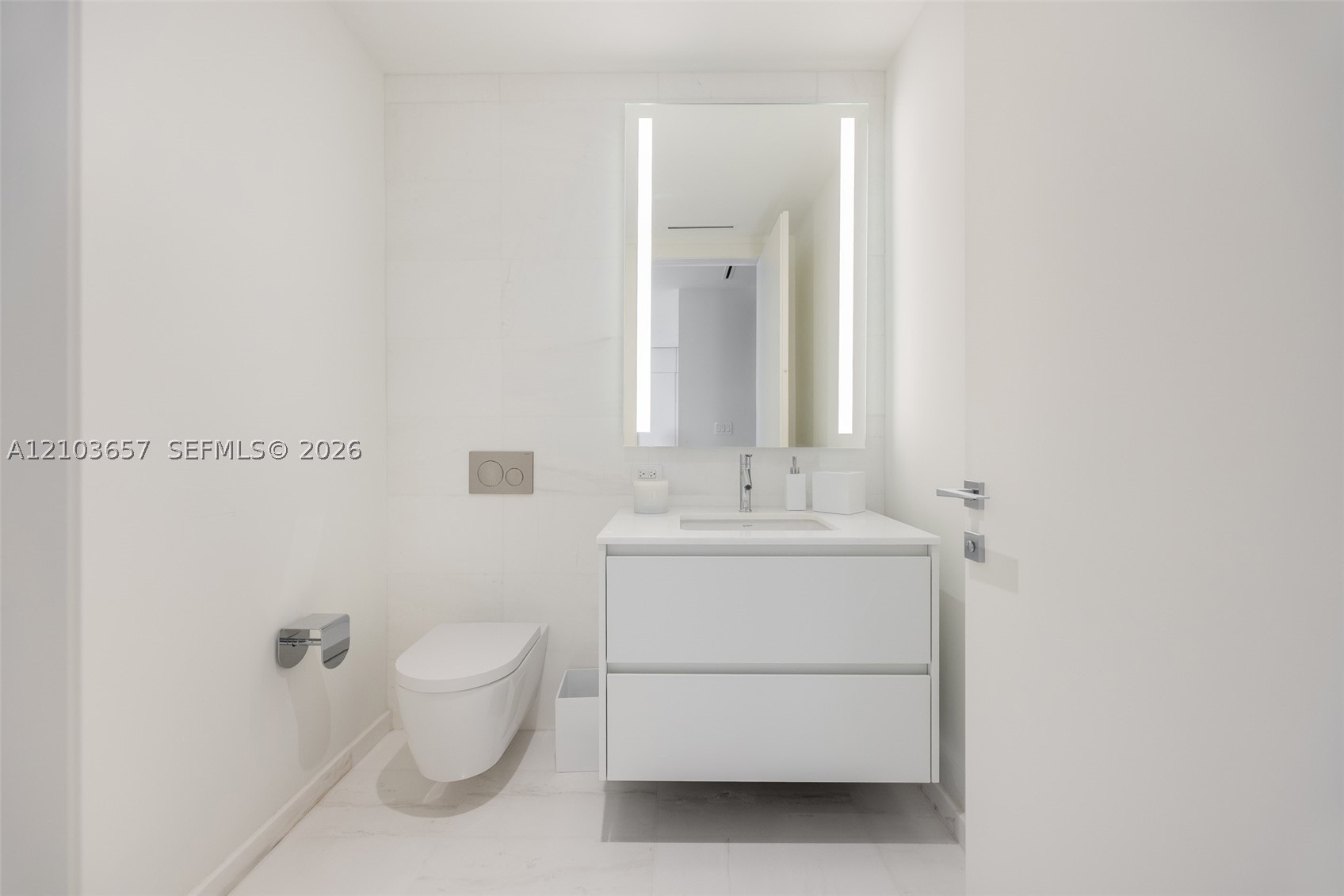 300 Biscayne Boulevard Way #5205W, Miami FL 33131