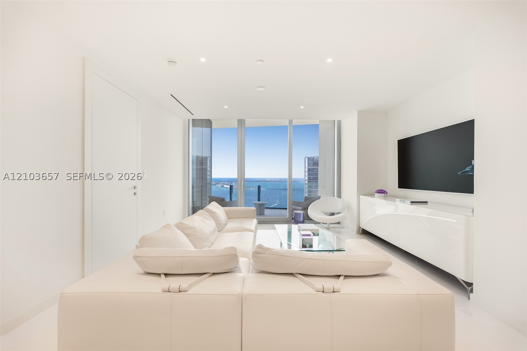 300 Biscayne Boulevard Way #5205W, Miami FL 33131