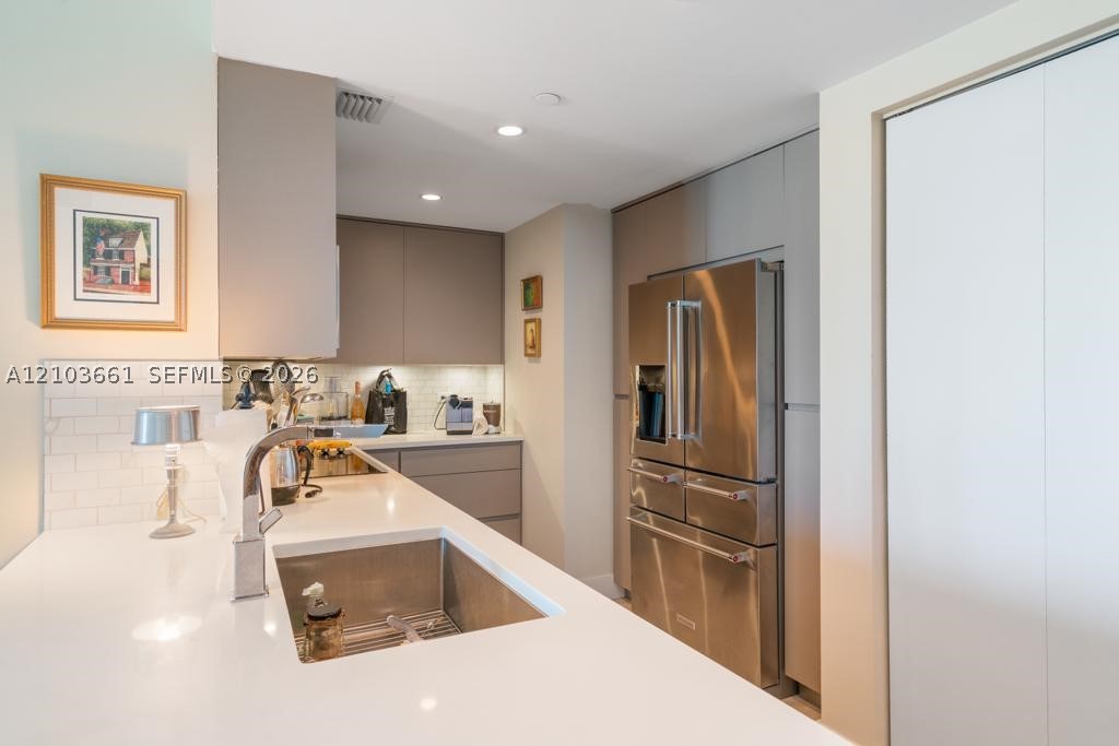 350 S Miami Ave #3303, Miami FL 33130