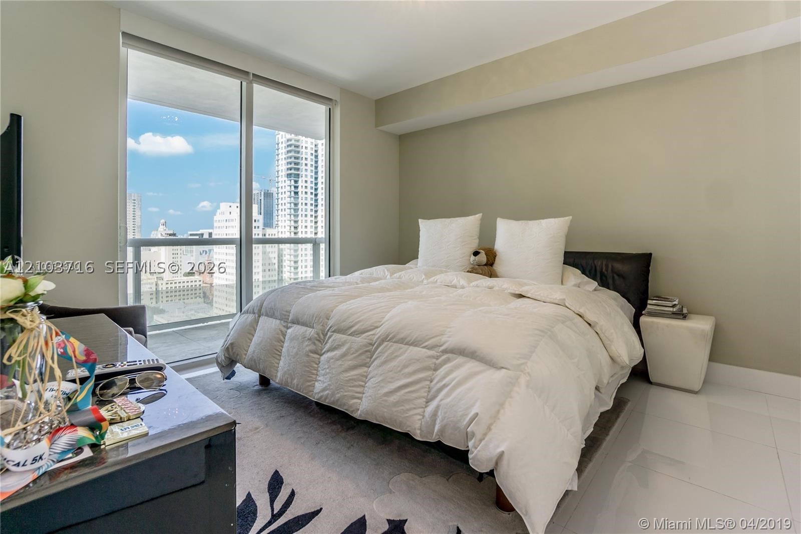 50 Biscayne Blvd #1807, Miami FL 33132