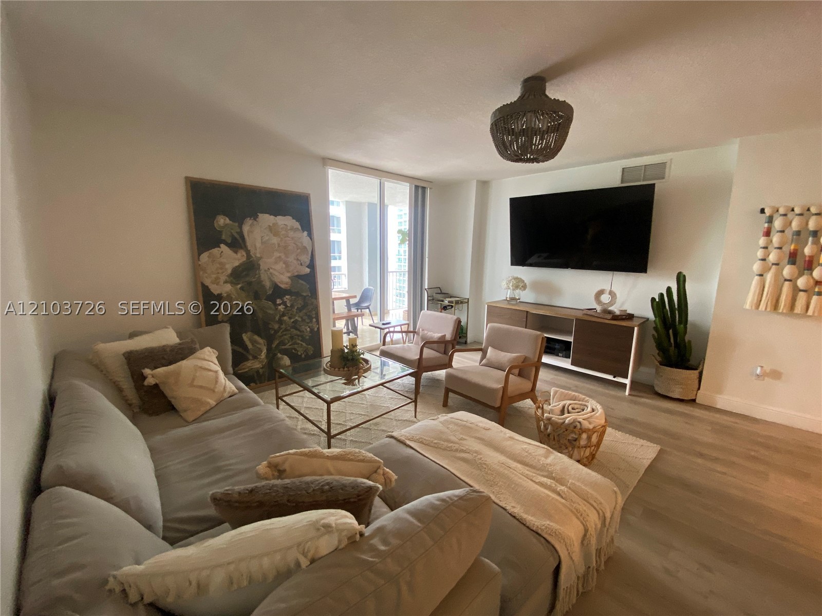 170 SE 14th St #1908, Miami FL 33131