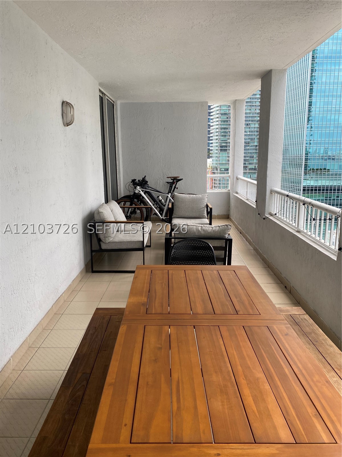 170 SE 14th St #1908, Miami FL 33131